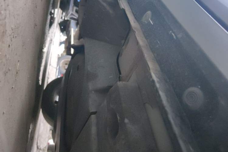 Used Toyota IZOA 2018 2.0L Yichi Version China VI Standard Chassis Rear Right
