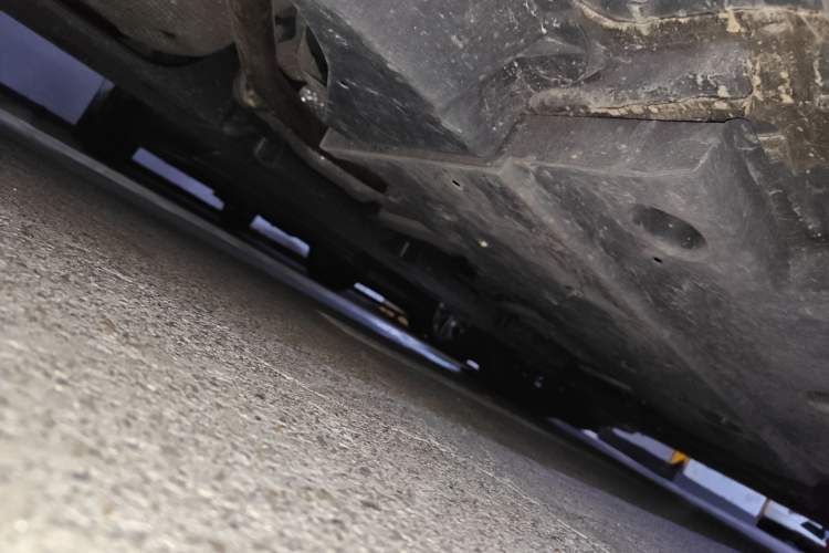 Used Toyota IZOA 2018 2.0L Yichi Version China VI Standard Chassis Rear Right