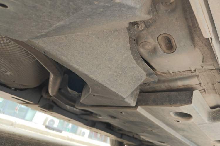 Used Toyota IZOA 2018 2.0L Yichi Version China VI Standard Chassis Rear Right