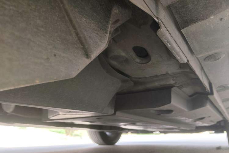 Used Toyota IZOA 2018 2.0L Yichi Version China VI Standard Chassis Rear Right