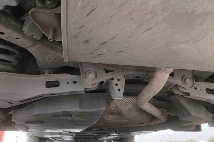 Used Toyota IZOA 2018 2.0L Yichi Version China VI Standard Chassis Rear