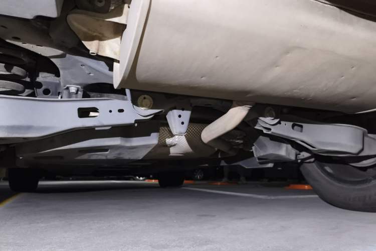 Used Toyota IZOA 2018 2.0L Yichi Version China VI Standard Chassis Rear