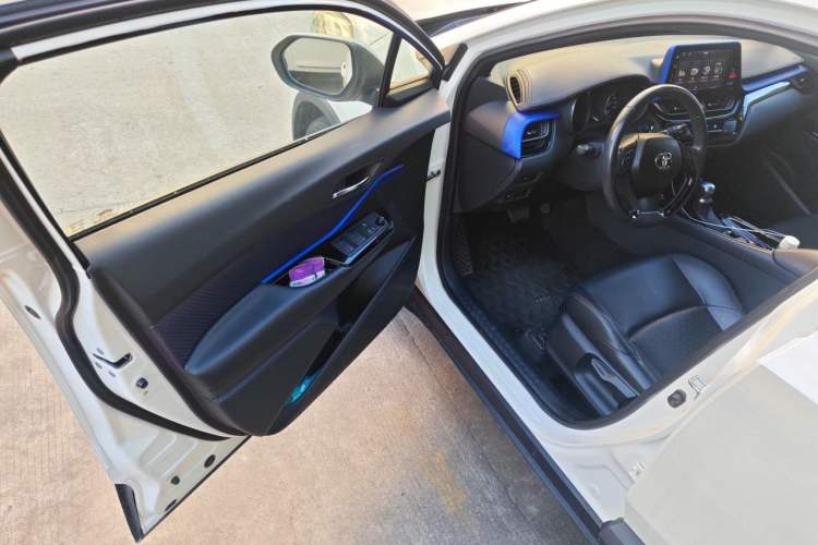 Used Toyota IZOA 2018 2.0L Yichi Version China VI Standard Driver Seat