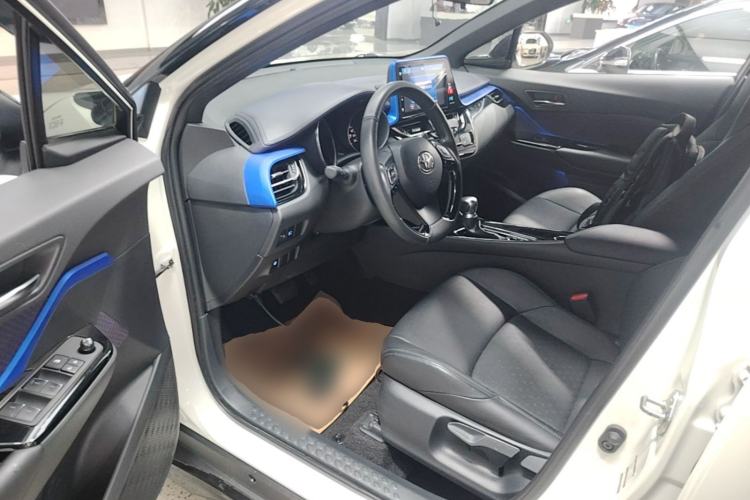 Used Toyota IZOA 2018 2.0L Yichi Version China VI Standard Driver Seat