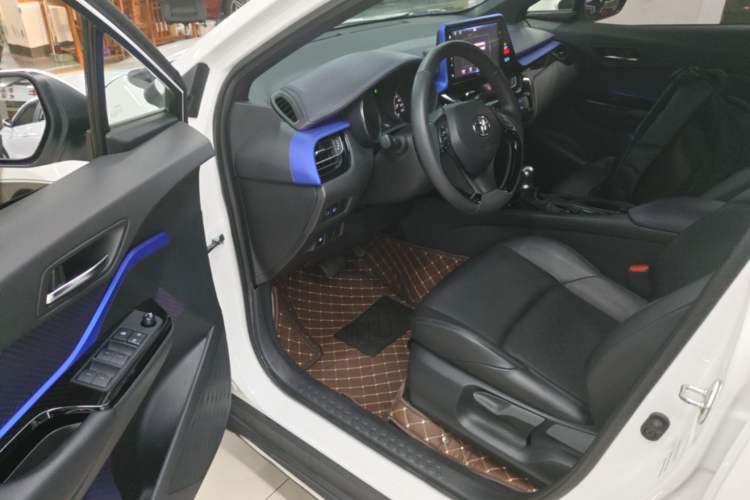 Used Toyota IZOA 2018 2.0L Yichi Version China VI Standard Driver Seat