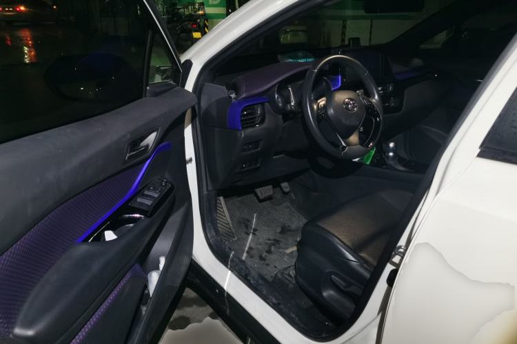 Used Toyota IZOA 2018 2.0L Yichi Version China VI Standard Driver Seat