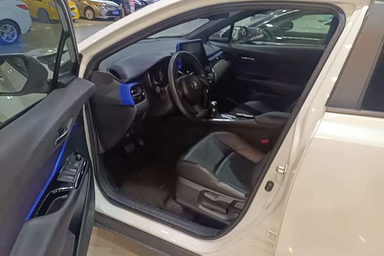 Used Toyota IZOA 2018 2.0L Yichi Version China VI Standard Driver Seat