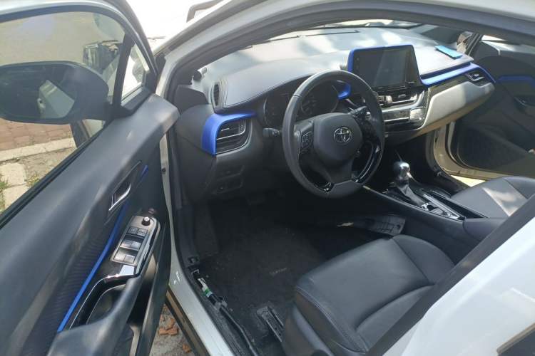 Used Toyota IZOA 2018 2.0L Yichi Version China VI Standard Driver Seat