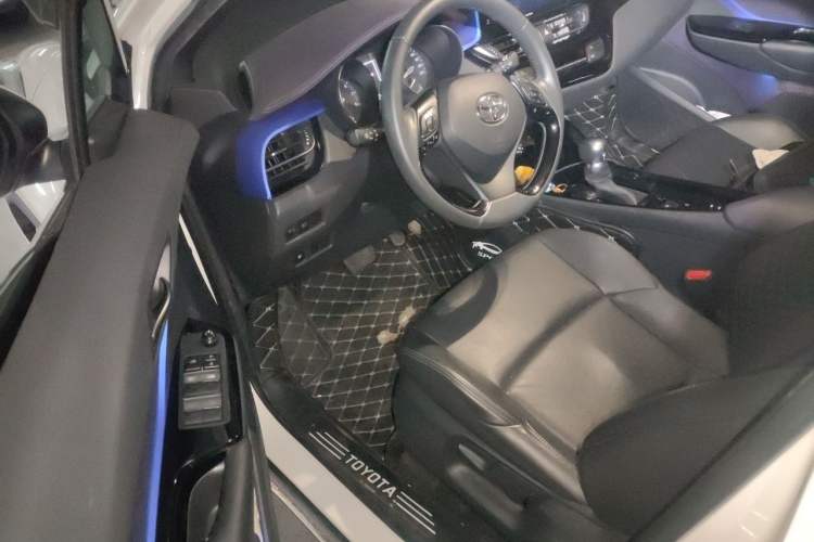 Used Toyota IZOA 2018 2.0L Yichi Version China VI Standard Driver Seat
