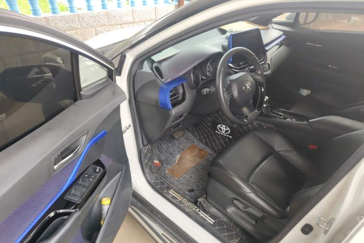 Used Toyota IZOA 2018 2.0L Yichi Version China VI Standard Driver Seat