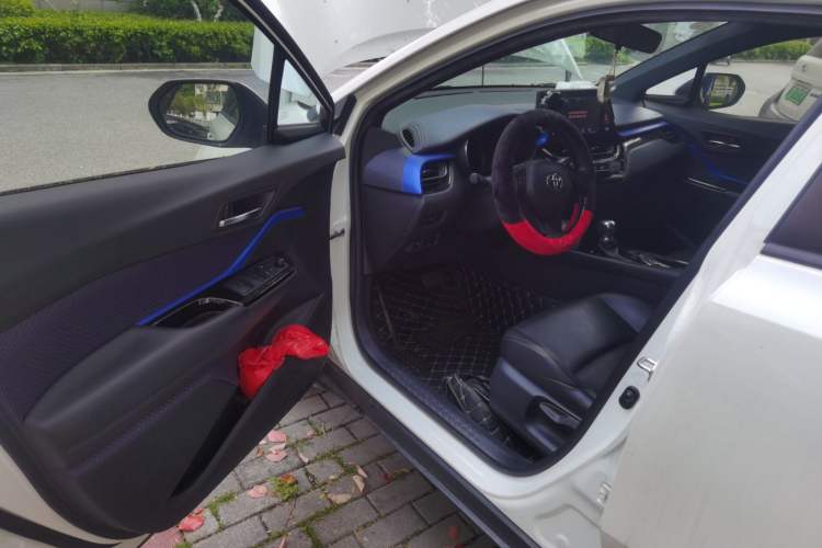 Used Toyota IZOA 2018 2.0L Yichi Version China VI Standard Driver Seat