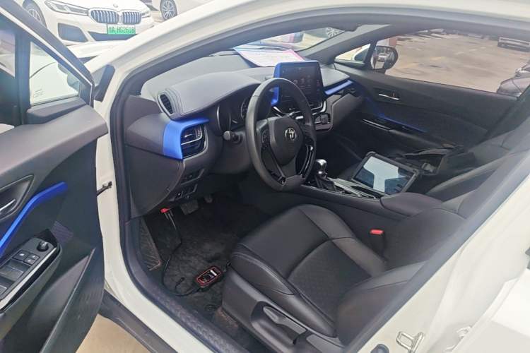 Used Toyota IZOA 2018 2.0L Yichi Version China VI Standard Driver Seat
