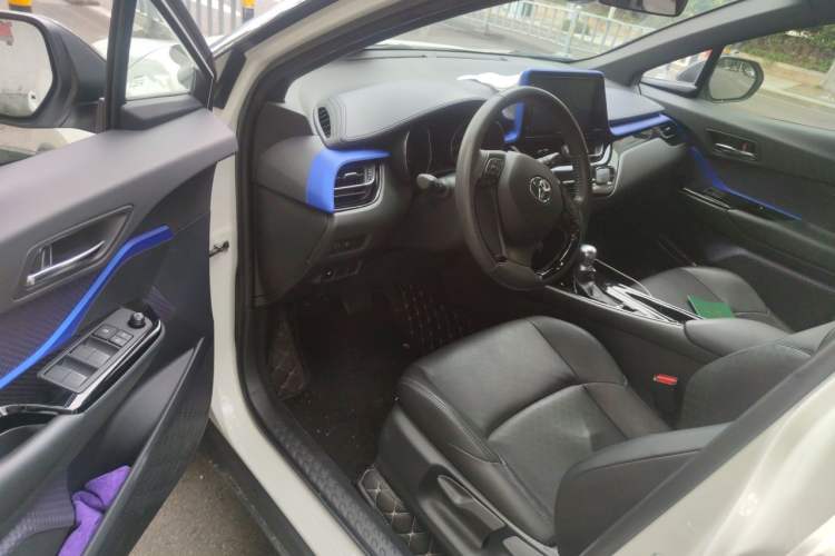Used Toyota IZOA 2018 2.0L Yichi Version China VI Standard Driver Seat