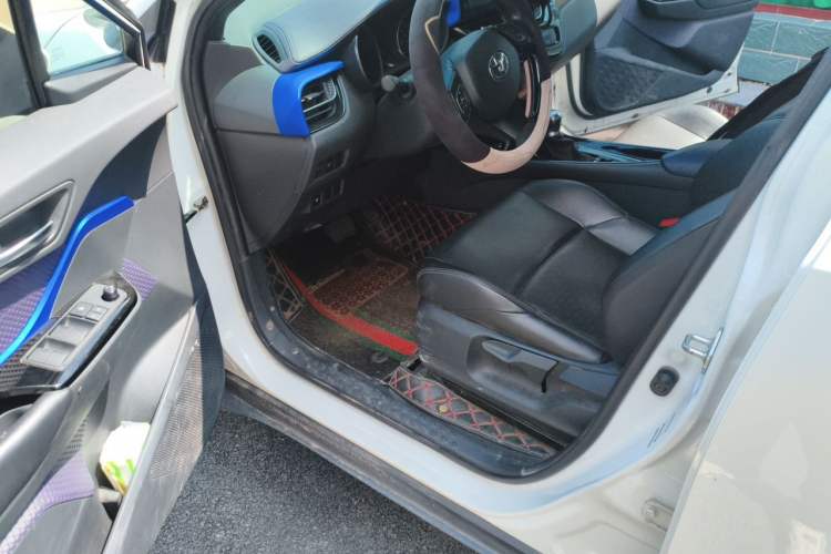 Used Toyota IZOA 2018 2.0L Yichi Version China VI Standard Driver Seat
