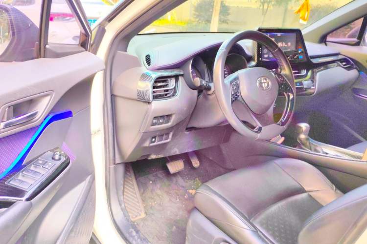 Used Toyota IZOA 2018 2.0L Yichi Version China VI Standard Driver Seat