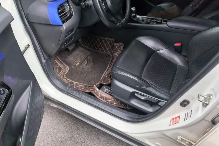 Used Toyota IZOA 2018 2.0L Yichi Version China VI Standard Driver Seat