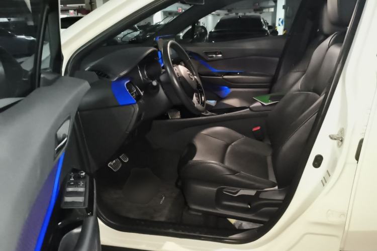Used Toyota IZOA 2018 2.0L Yichi Version China VI Standard Driver Seat