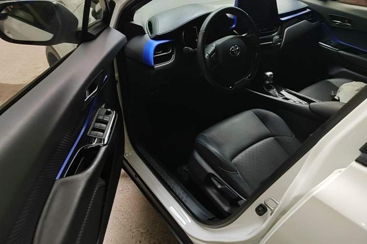Used Toyota IZOA 2018 2.0L Yichi Version China VI Standard Driver Seat