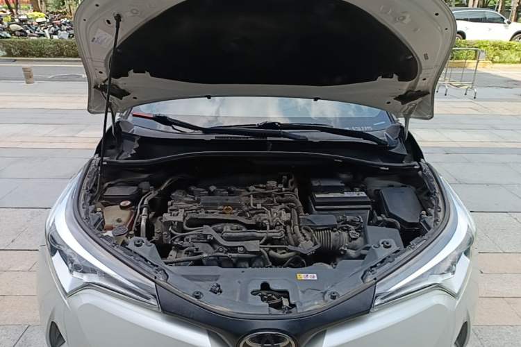 Used Toyota IZOA 2018 2.0L Yichi Edition China V Standard Engine Bay