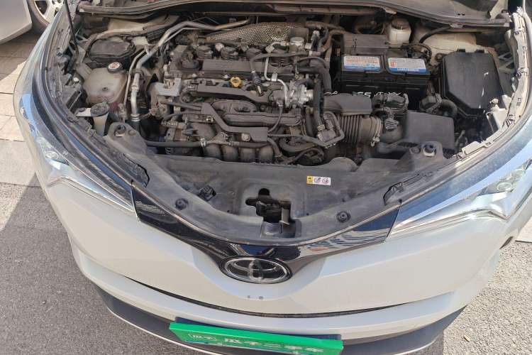 Used Toyota IZOA 2018 2.0L Yichi Version China VI Standard Engine Bay