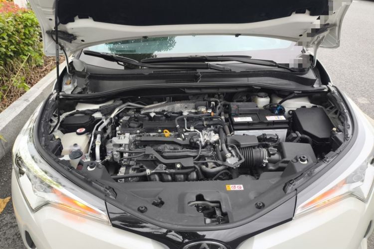 Used Toyota IZOA 2018 2.0L Yichi Edition China V Standard Engine Bay