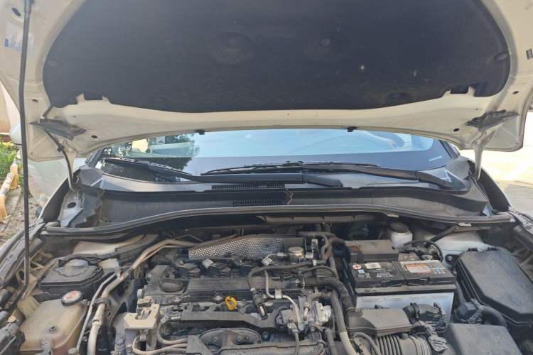 Used Toyota IZOA 2018 2.0L Yichi Edition China V Standard Engine Bay
