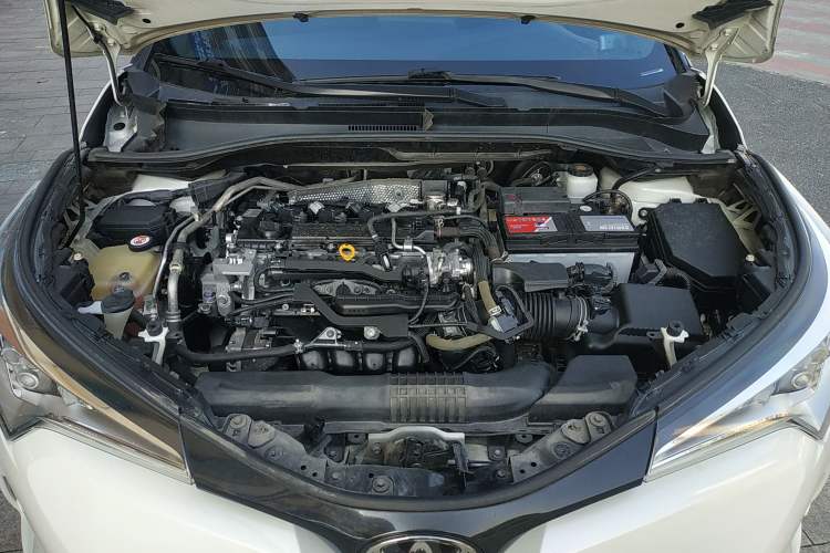 Used Toyota IZOA 2018 2.0L Yichi Edition China V Standard Engine Bay
