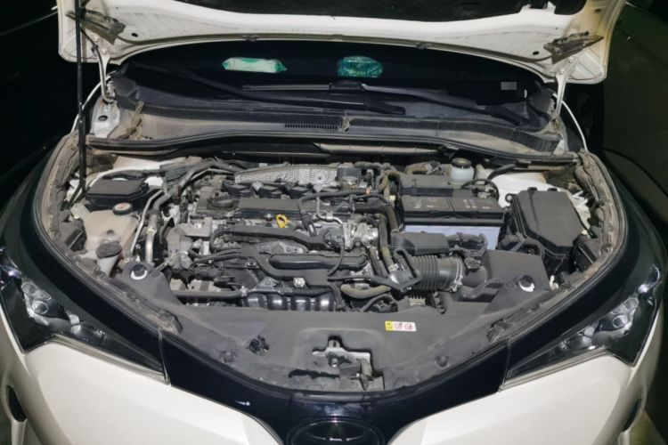 Used Toyota IZOA 2018 2.0L Yichi Version China VI Standard Engine Bay