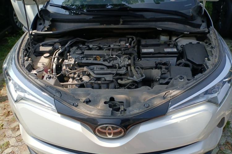 Used Toyota IZOA 2018 2.0L Yichi Version China VI Standard Engine Bay