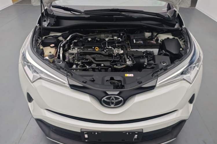 Used Toyota IZOA 2018 2.0L Yichi Edition China V Standard Engine Bay