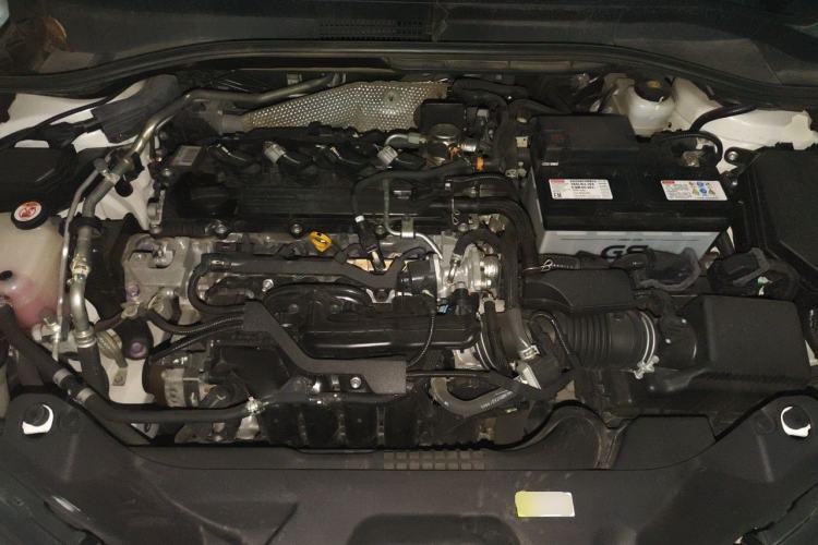 Used Toyota IZOA 2018 2.0L Yichi Version China VI Standard Engine Bay