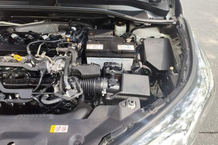 Used Toyota IZOA 2018 2.0L Yichi Version China VI Standard Engine Bay Left