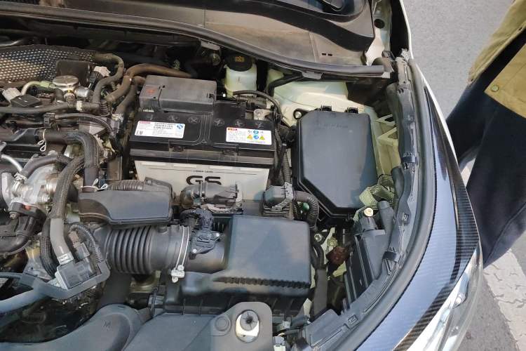 Used Toyota IZOA 2018 2.0L Yichi Edition China V Standard Engine Bay Left