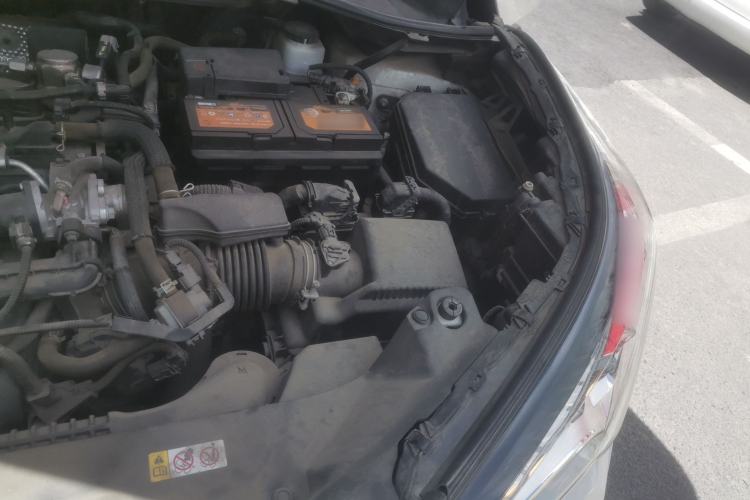 Used Toyota IZOA 2018 2.0L Yixuan Sunroof Version China VI Standard Engine Bay Left
