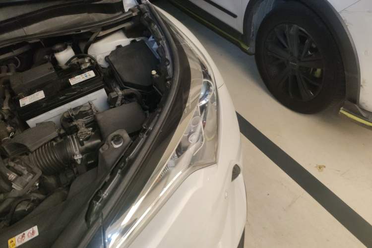Used Toyota IZOA 2018 2.0L Yichi Edition China V Standard Engine Bay Left