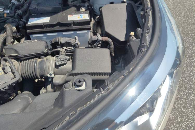 Used Toyota IZOA 2018 2.0L Yichi Version China VI Standard Engine Bay Left
