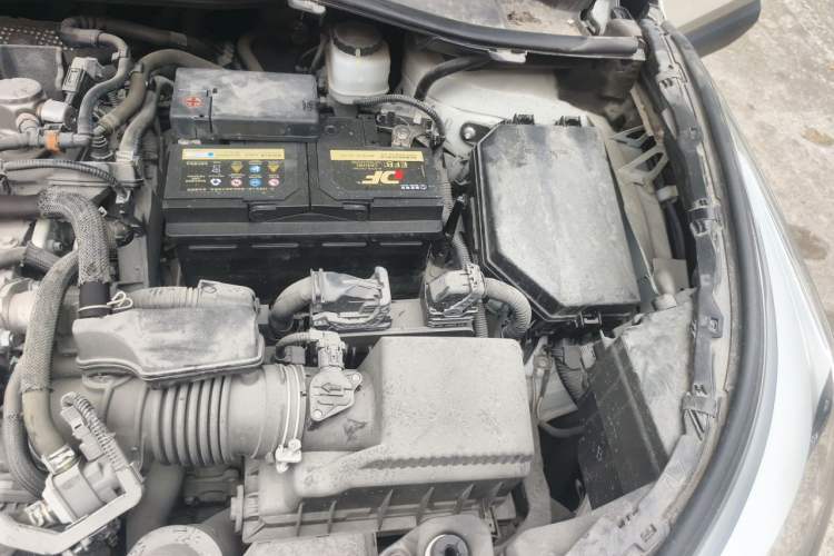 Used Toyota IZOA 2018 2.0L Yixuan Sunroof Version China VI Standard Engine Bay Left