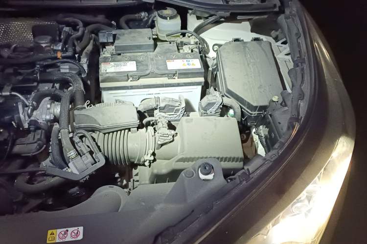 Used Toyota IZOA 2018 2.0L Yichi Version China VI Standard Engine Bay Left