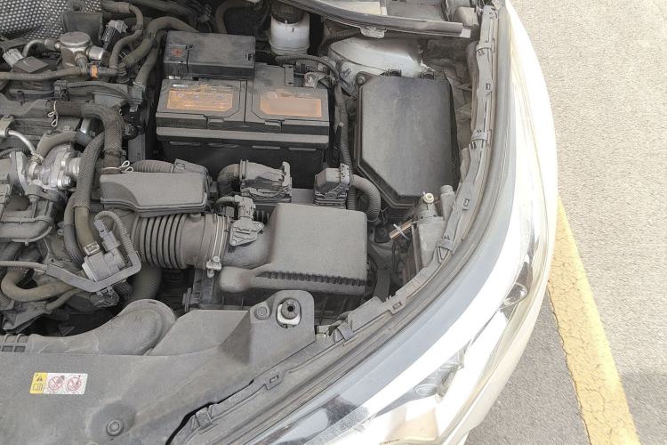 Used Toyota IZOA 2018 2.0L Yichi Version China VI Standard Engine Bay Left