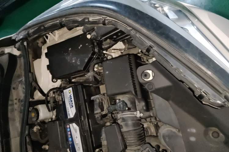 Used Toyota IZOA 2018 2.0L Yixuan Version China VI Standard Engine Bay Left
