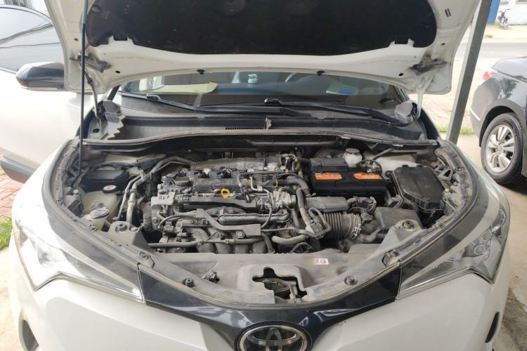 Used Toyota IZOA 2018 2.0L Yichi Version China VI Standard Engine Bay