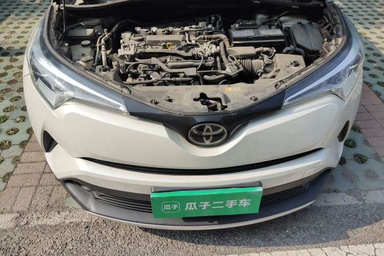 Used Toyota IZOA 2018 2.0L Yichi Version China VI Standard Engine Bay