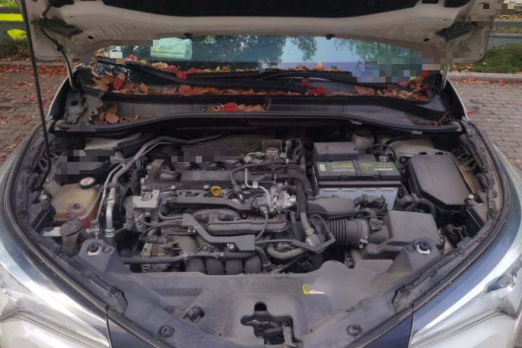 Used Toyota IZOA 2018 2.0L Yichi Version China VI Standard Engine Bay