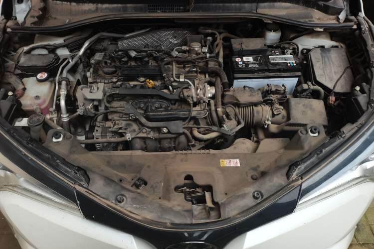 Used Toyota IZOA 2018 2.0L Yidong Version China V Standard Engine Bay