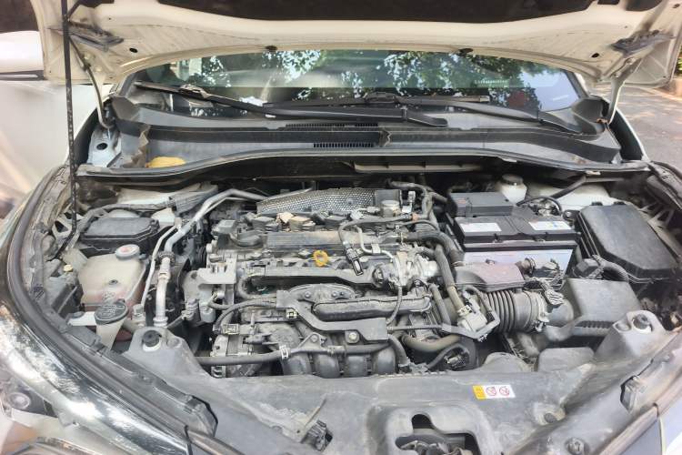 Used Toyota IZOA 2018 2.0L Yichi Version China VI Standard Engine Bay
