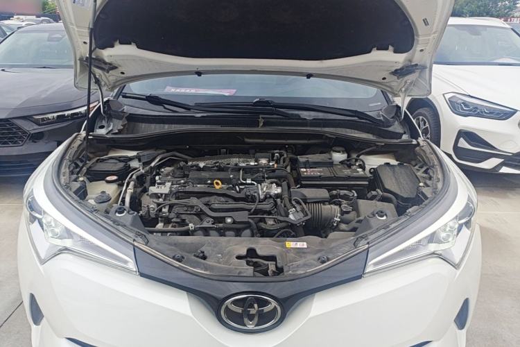 Used Toyota IZOA 2018 2.0L Yichi Version China VI Standard Engine Bay