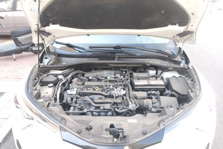 Used Toyota IZOA 2018 2.0L Yidong Version China V Standard Engine Bay