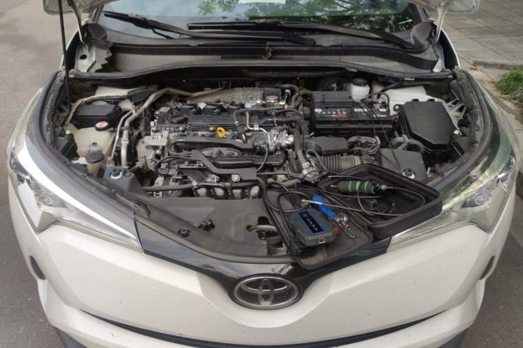 Used Toyota IZOA 2018 2.0L Yichi Version China VI Standard Engine Bay