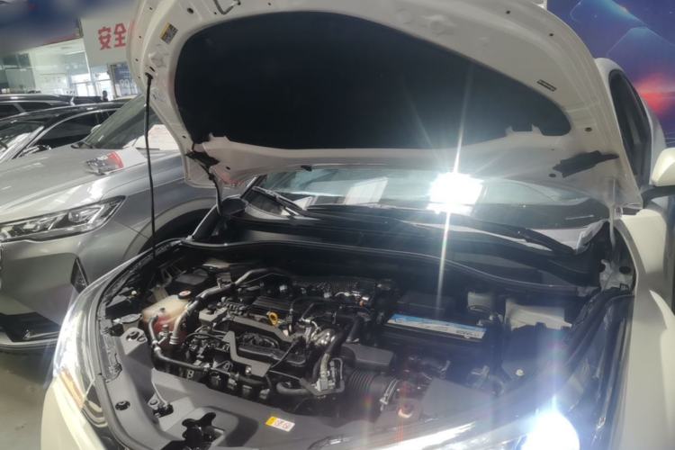 Used Toyota IZOA 2018 2.0L Yichi Version China VI Standard Engine Bay