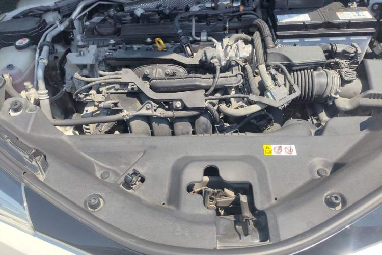 Used Toyota IZOA 2018 2.0L Yichi Version China VI Standard Engine Bay